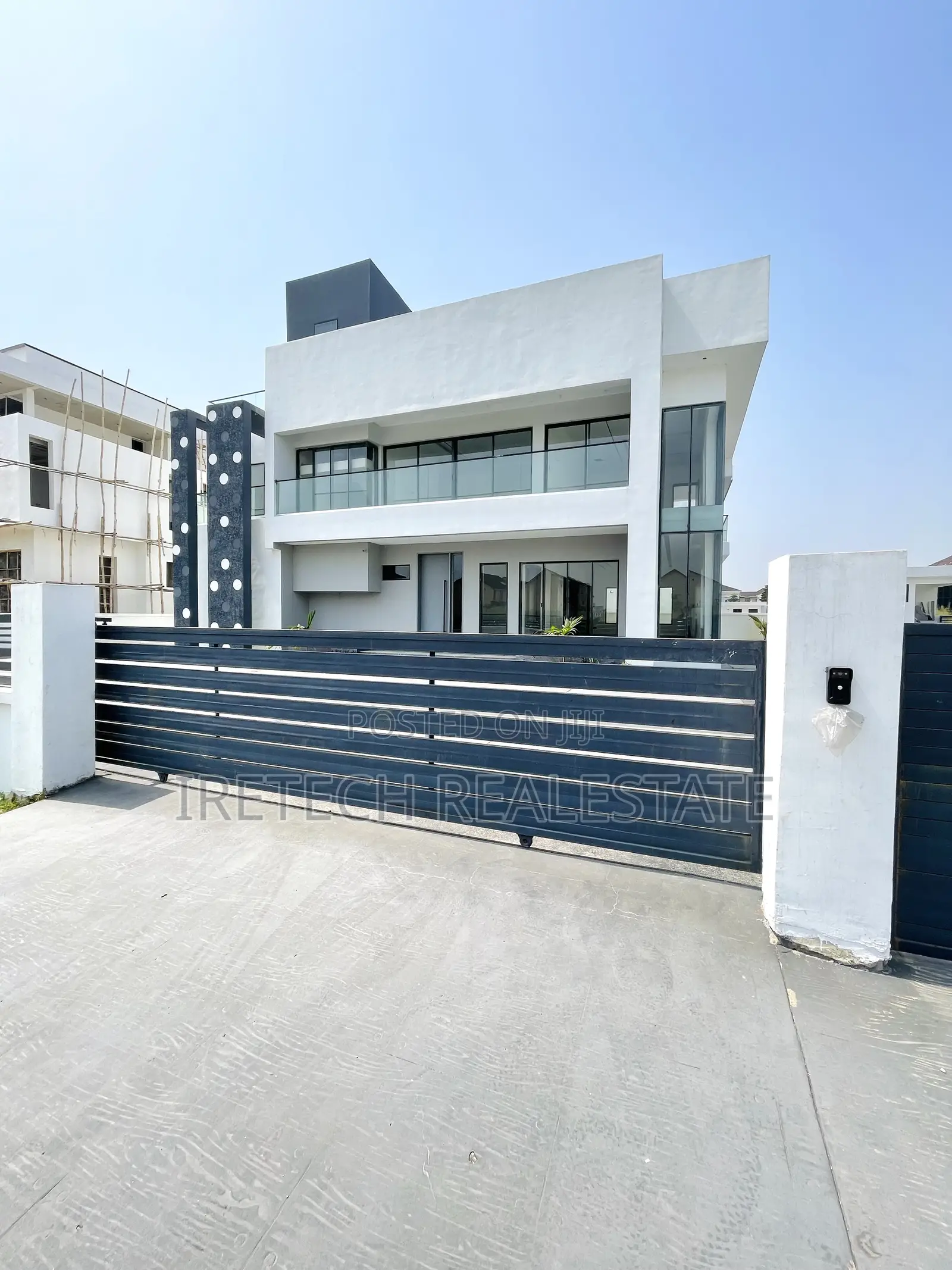 5bdrm Duplex in Royal Garden Estate for sale in Lekki