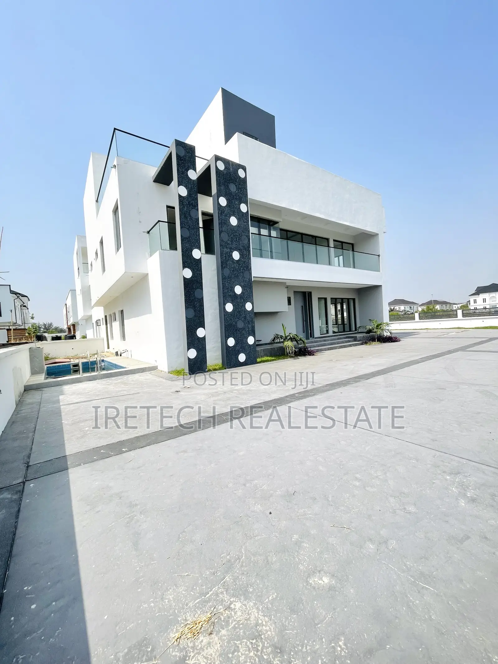 5bdrm Duplex in Royal Garden Estate for sale in Lekki