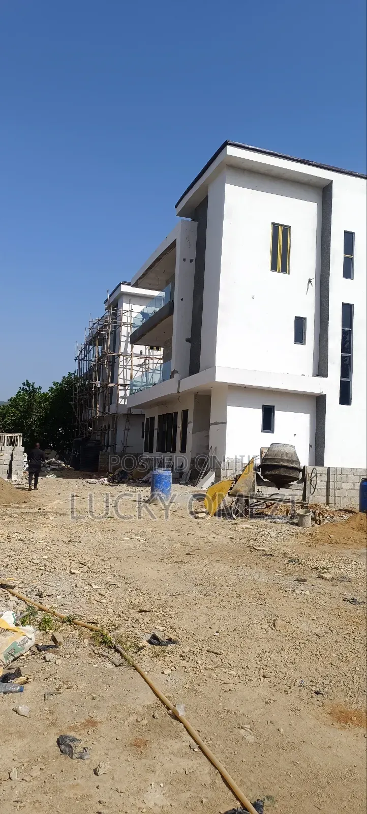 6 Bedrooms Fully Detached Duplex(Newly Built). in Katampe Extension