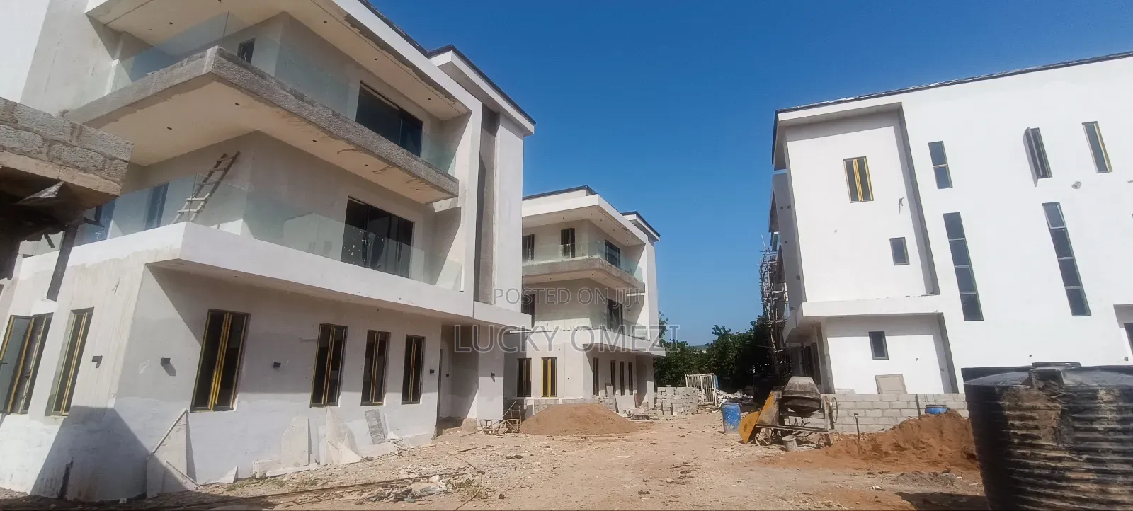 6 Bedrooms Fully Detached Duplex(Newly Built). in Katampe Extension