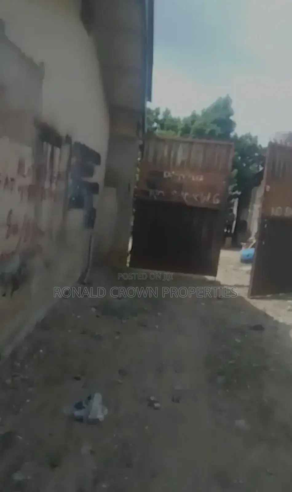 Commercial 2 Plot of Land in Okota