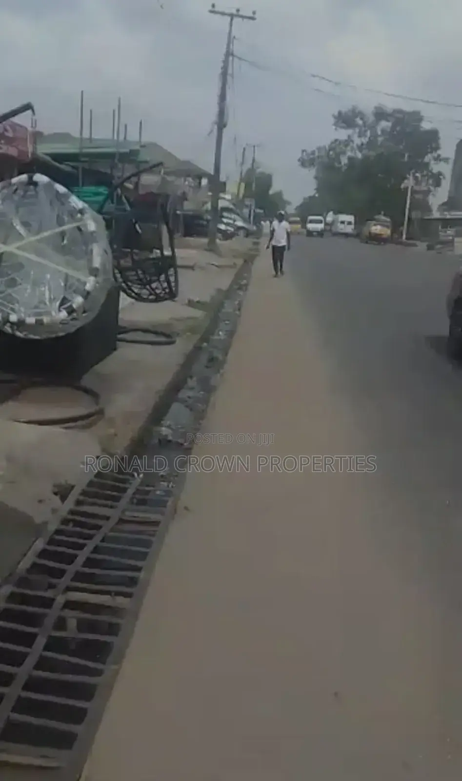 Commercial 2 Plot of Land in Okota