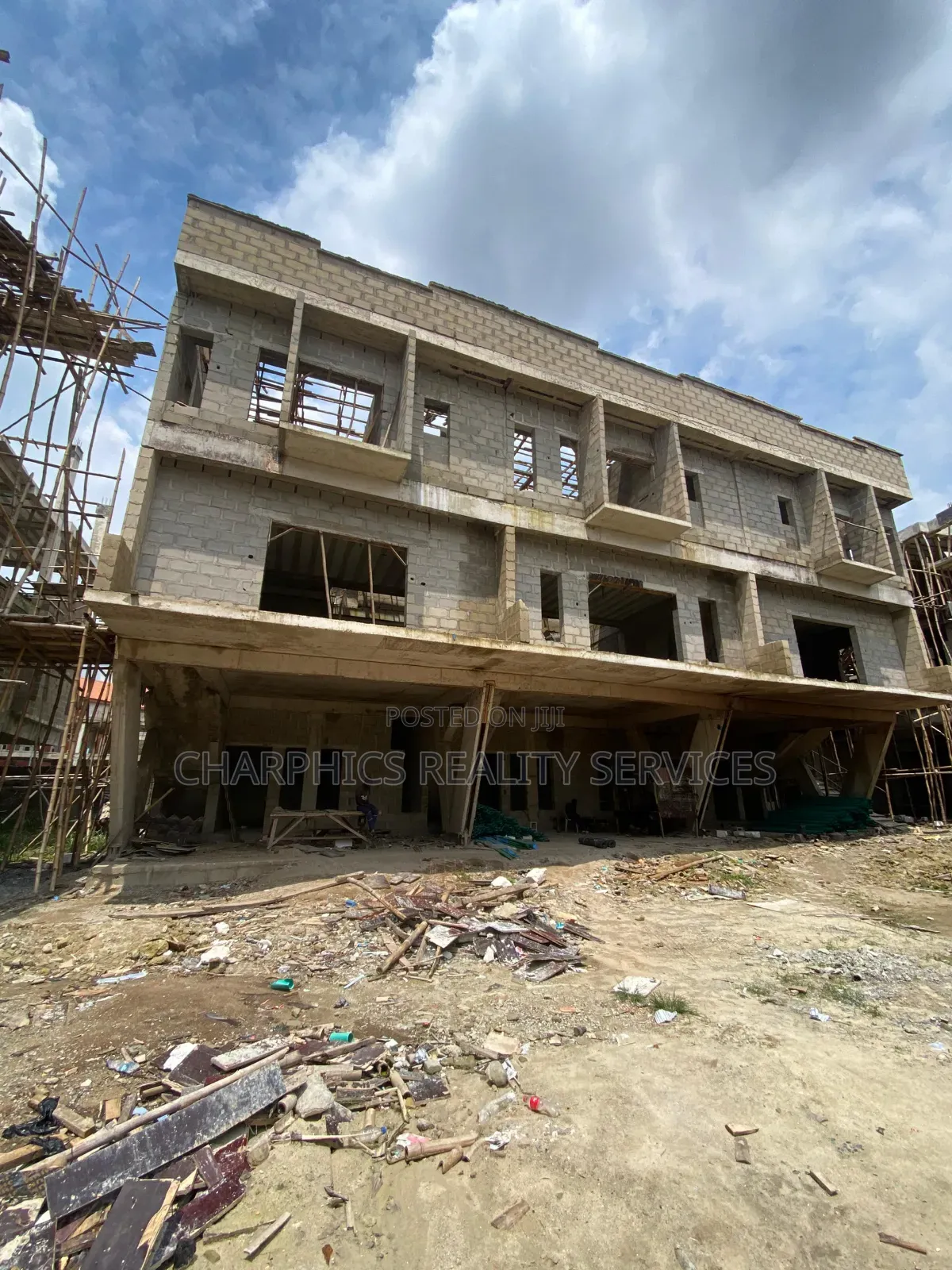4bdrm Duplex in Yaba for sale in Yaba