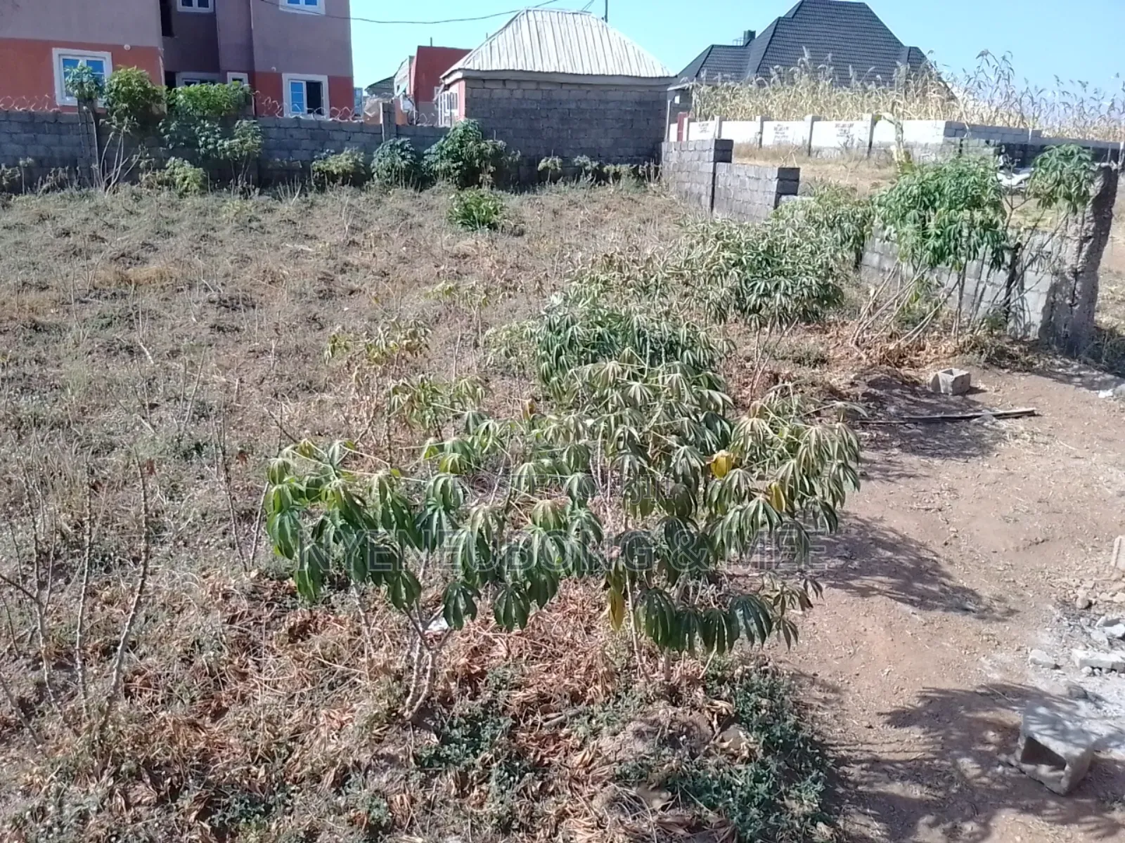 Estate Land 700sqm for Sale in Karu