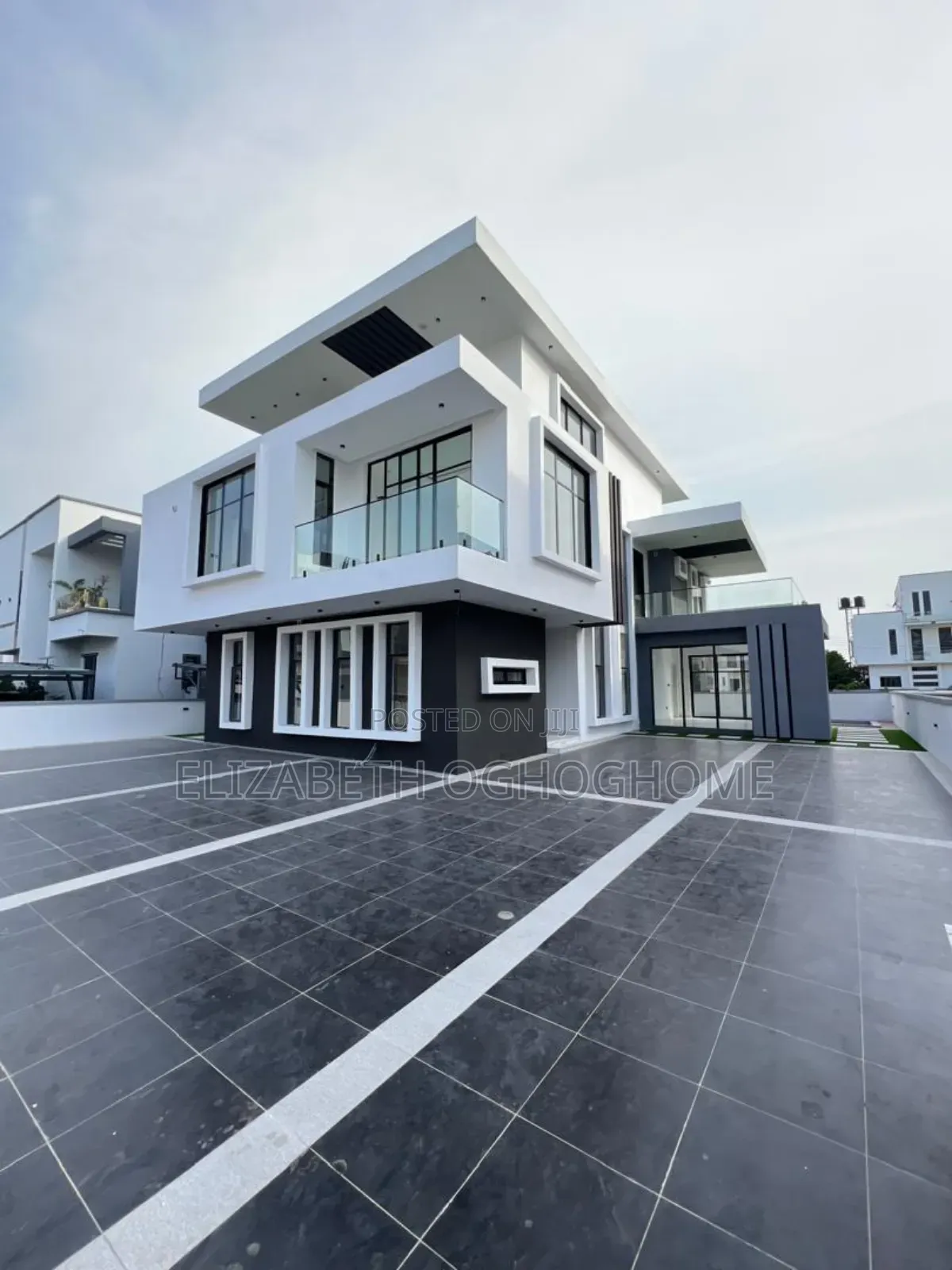 5bdrm Duplex in Lekki for sale in Lekki