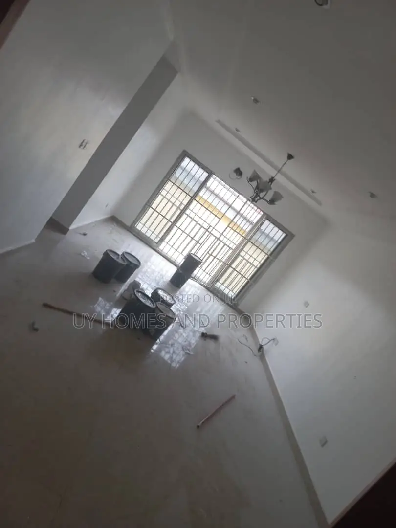 3bdrm Block of Flats in Rivtaf Golf Estate, Port-Harcourt for sale in Port-Harcourt