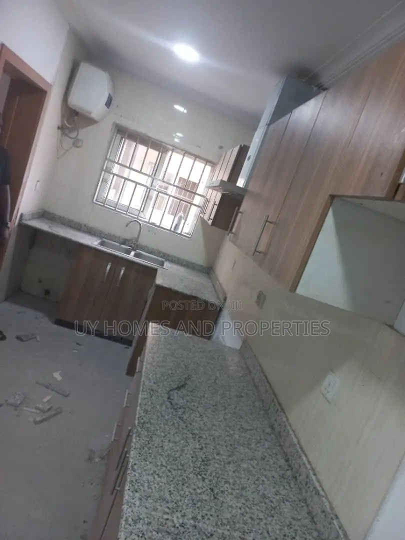 3bdrm Block of Flats in Rivtaf Golf Estate, Port-Harcourt for sale in Port-Harcourt