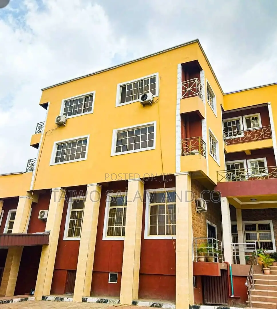 24 Rooms Functioning Hotel Along Sango Eleyele Major Road in Eleyele