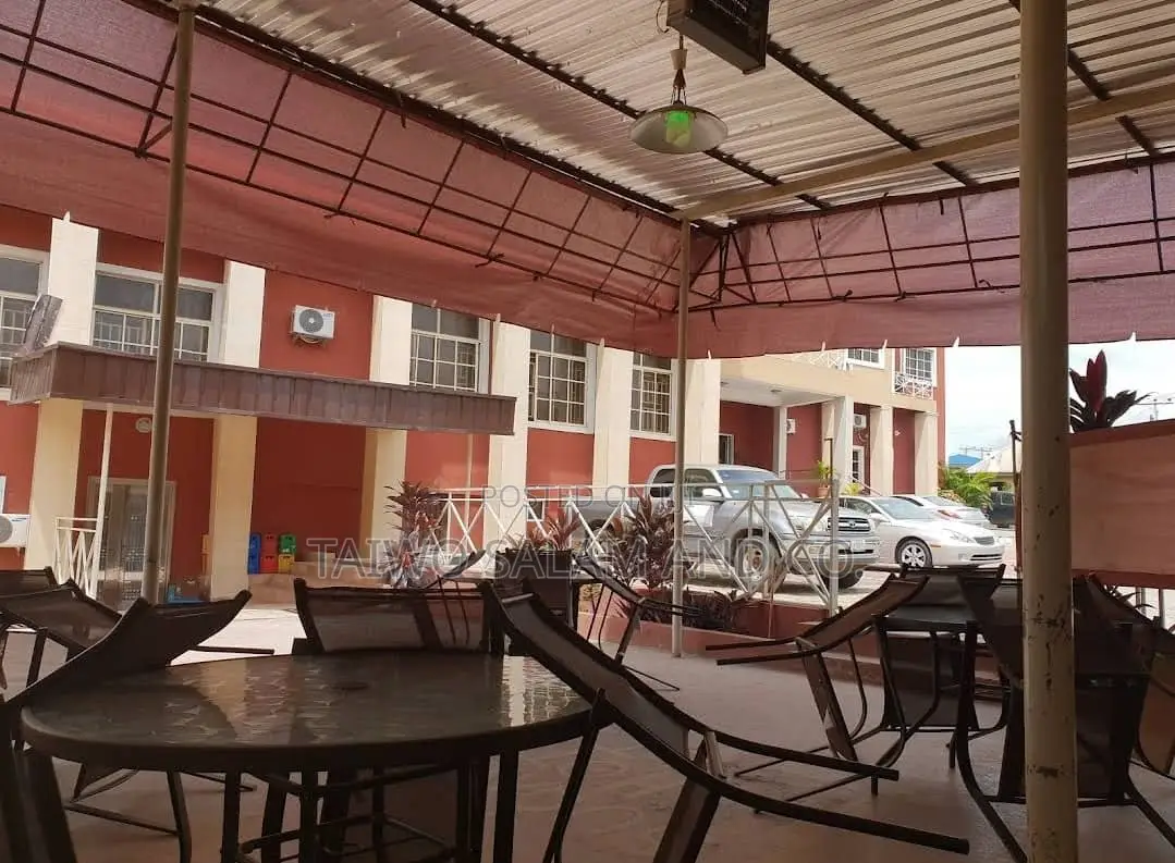 24 Rooms Functioning Hotel Along Sango Eleyele Major Road in Eleyele