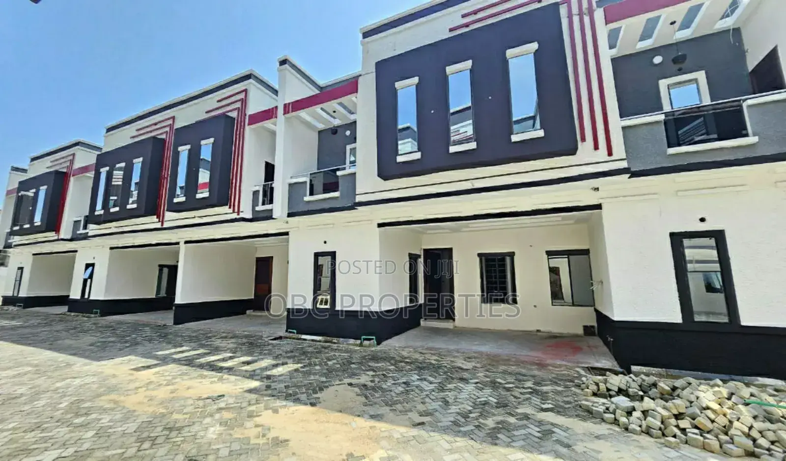 Furnished 4bdrm Duplex in Chevron for sale in Chevron