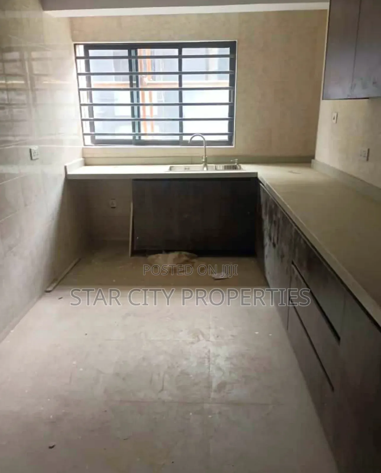 3bdrm Apartment in Soluyi, Gbagada for sale in Gbagada