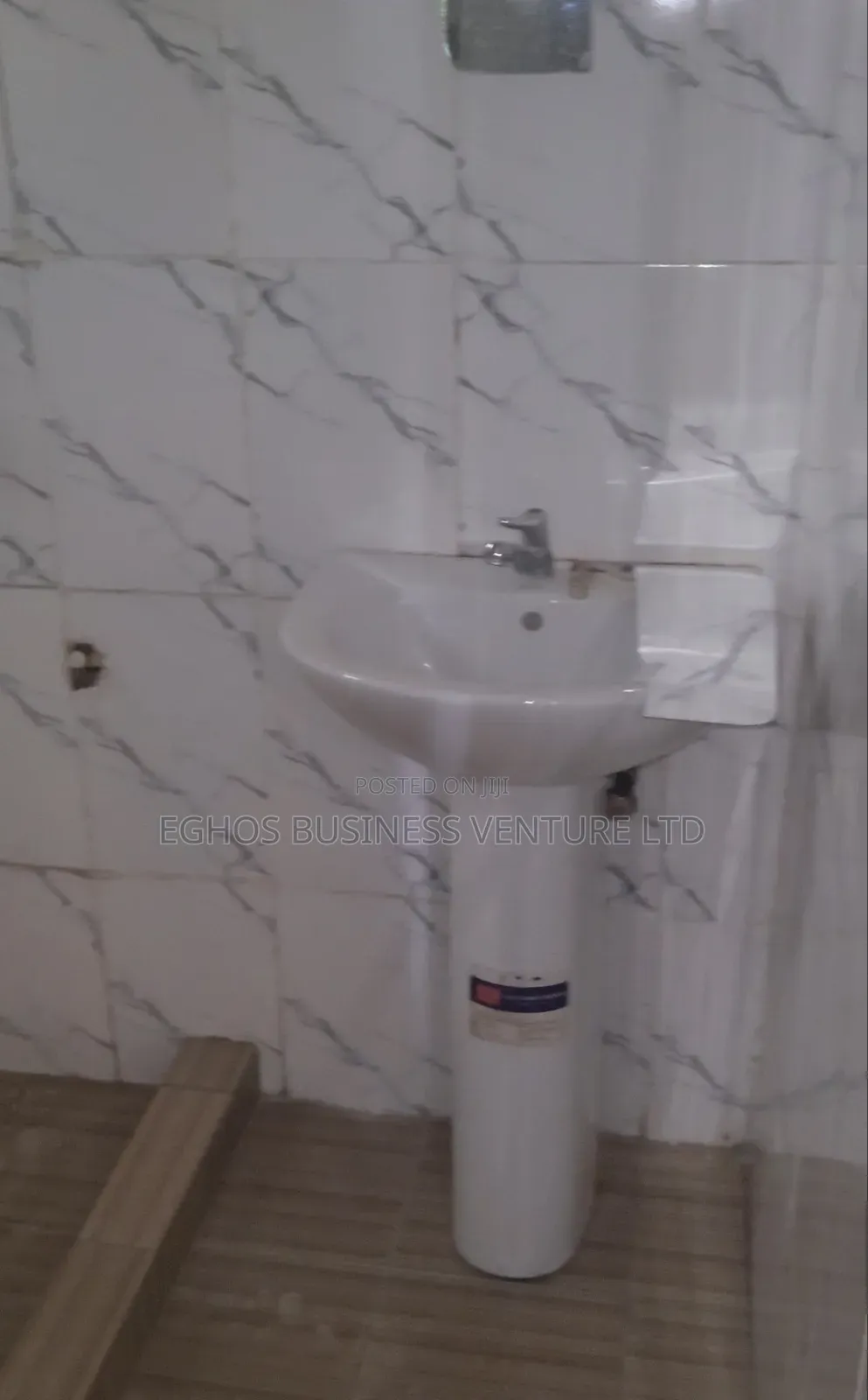 3bdrm Block of Flats in Joromi Ekenwanroad, Benin City for rent in Benin City
