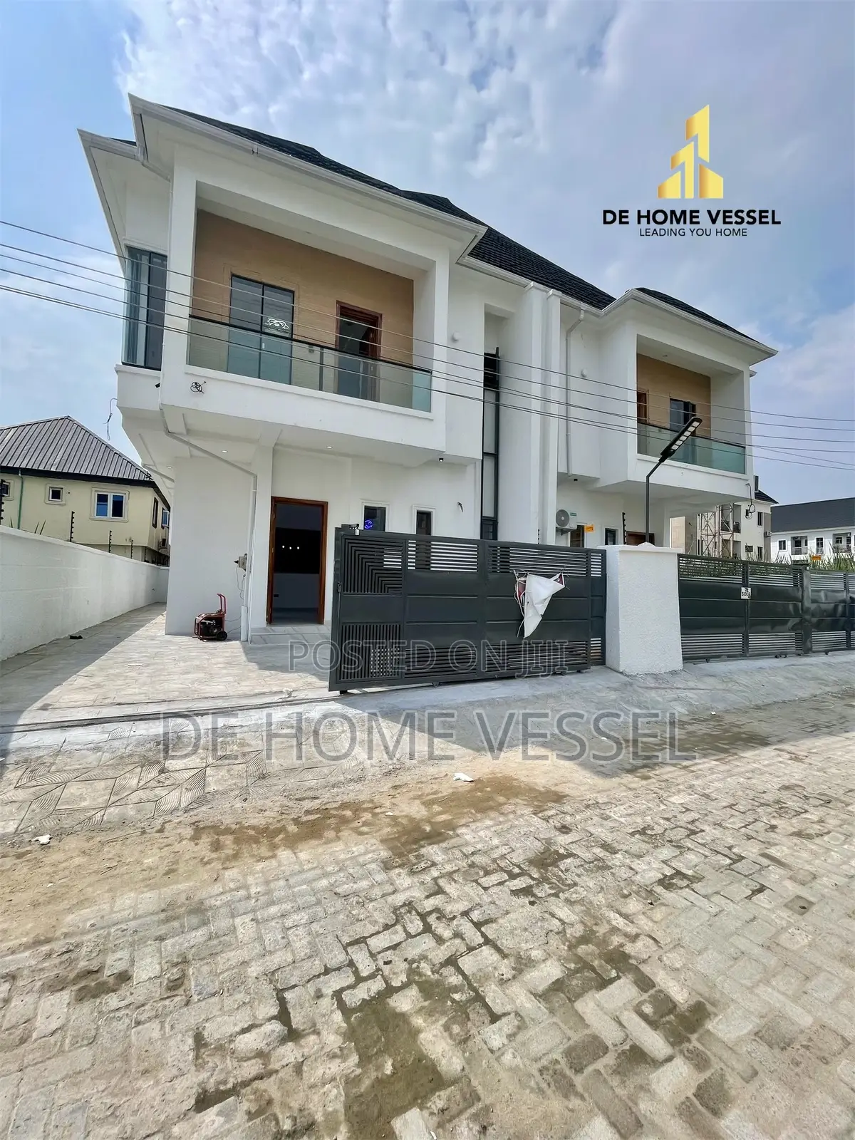 4bdrm Duplex in Ikota for sale in Ikota