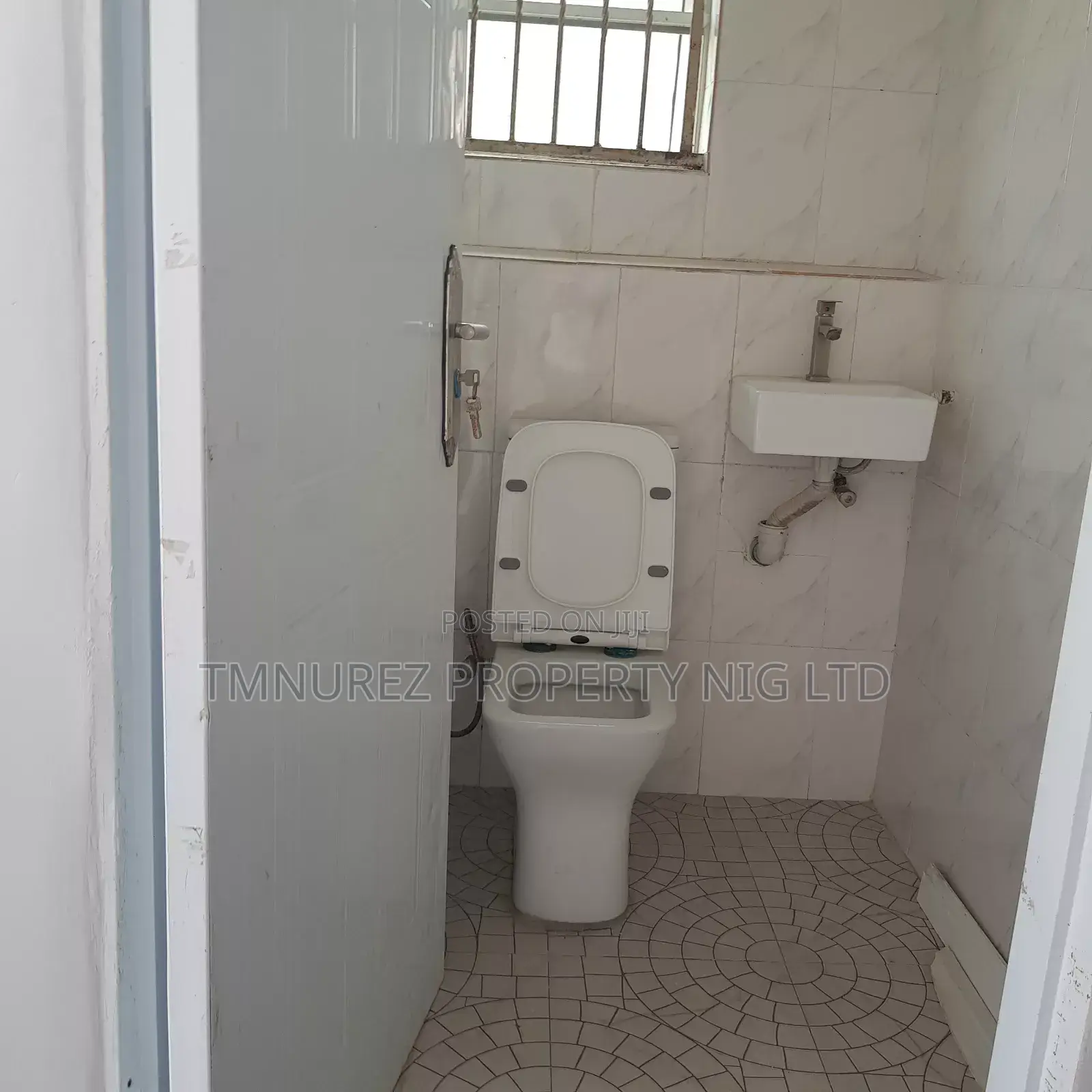 Shop Showroom at Lekki Phase1 in Lekki Phase 1