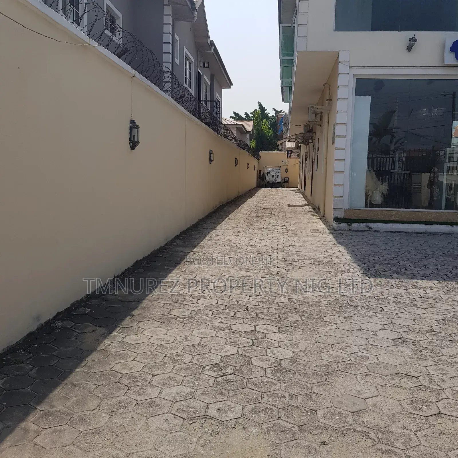 Shop Showroom at Lekki Phase1 in Lekki Phase 1