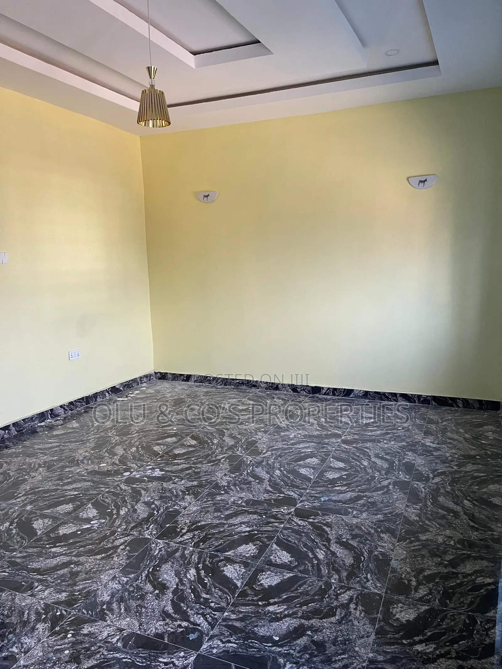 5bdrm Duplex in Nut District for sale in Lugbe District