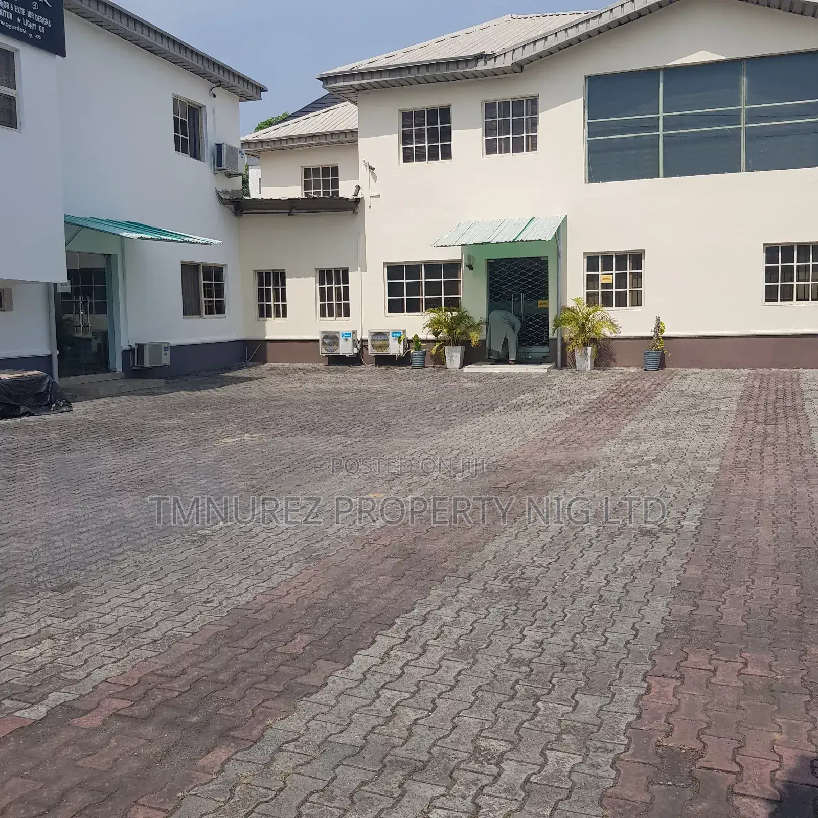 Office Space for Rent, Fully Furnished. in Lekki Phase 1