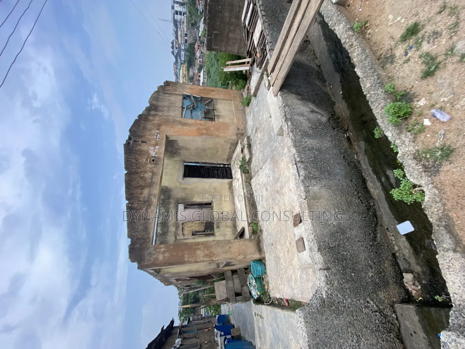 5bdrm Bungalow in Omole Phase 2 for sale in Omole Phase 2