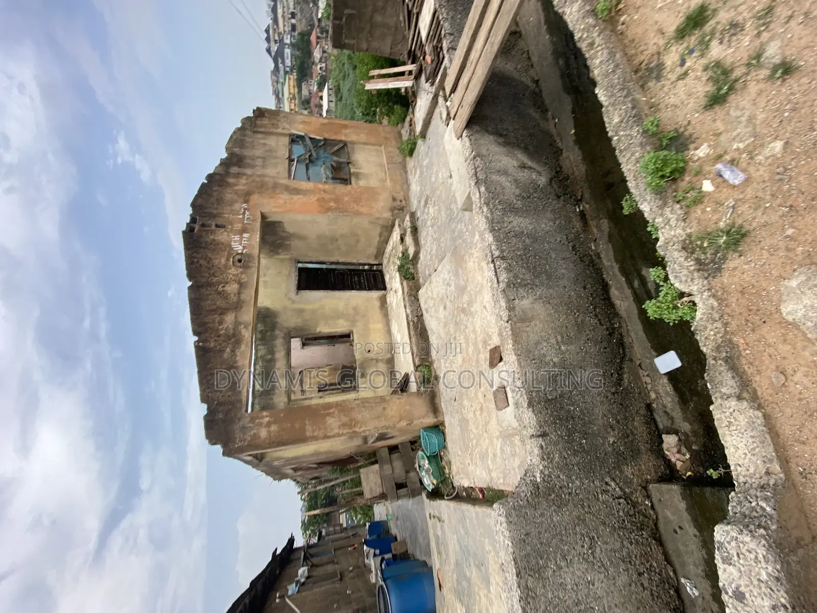 5bdrm Bungalow in Omole Phase 2 for sale in Omole Phase 2