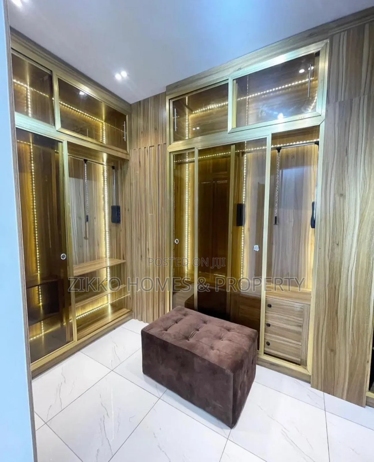5bdrm Duplex in Chevron for sale in Chevron