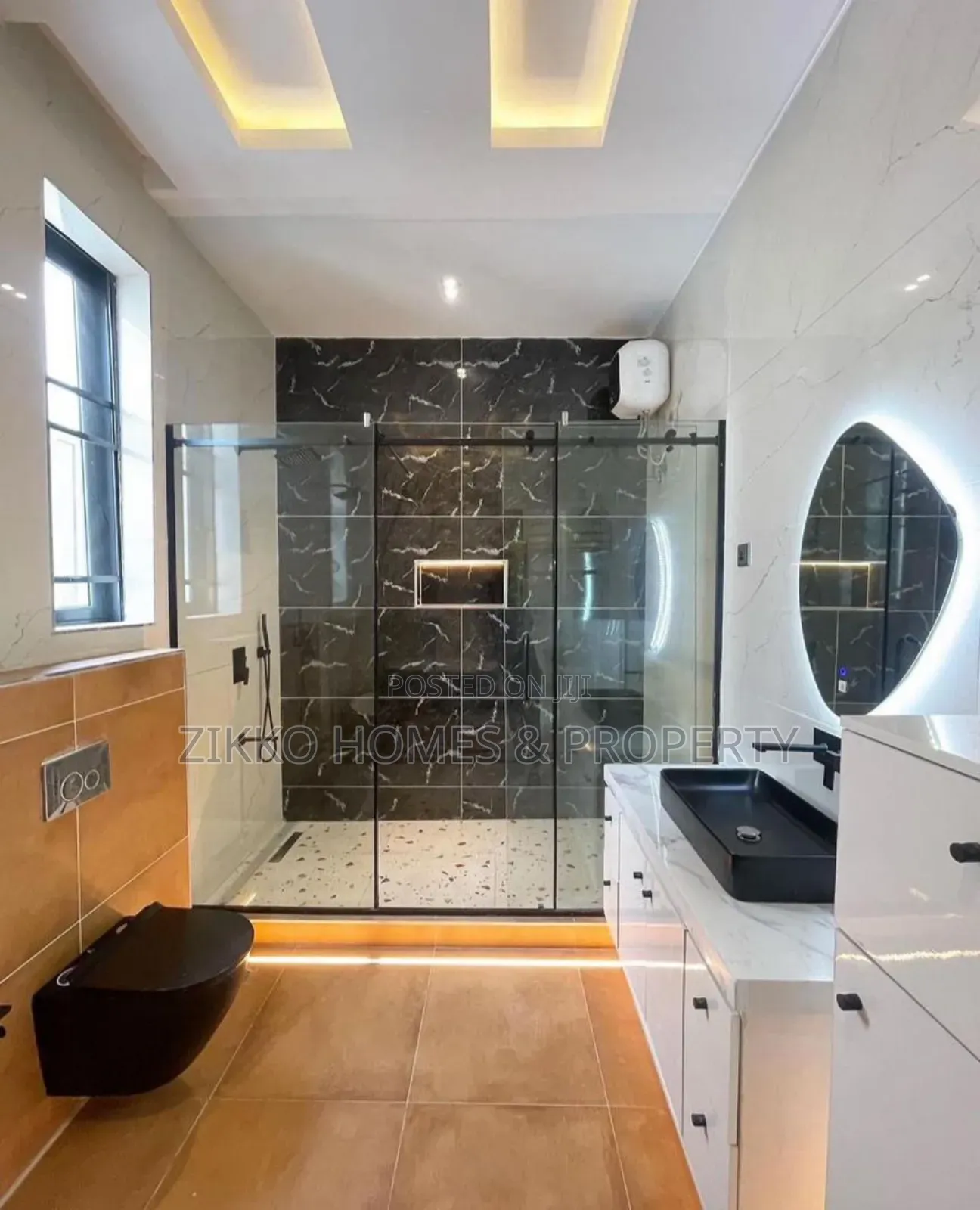 5bdrm Duplex in Chevron for sale in Chevron