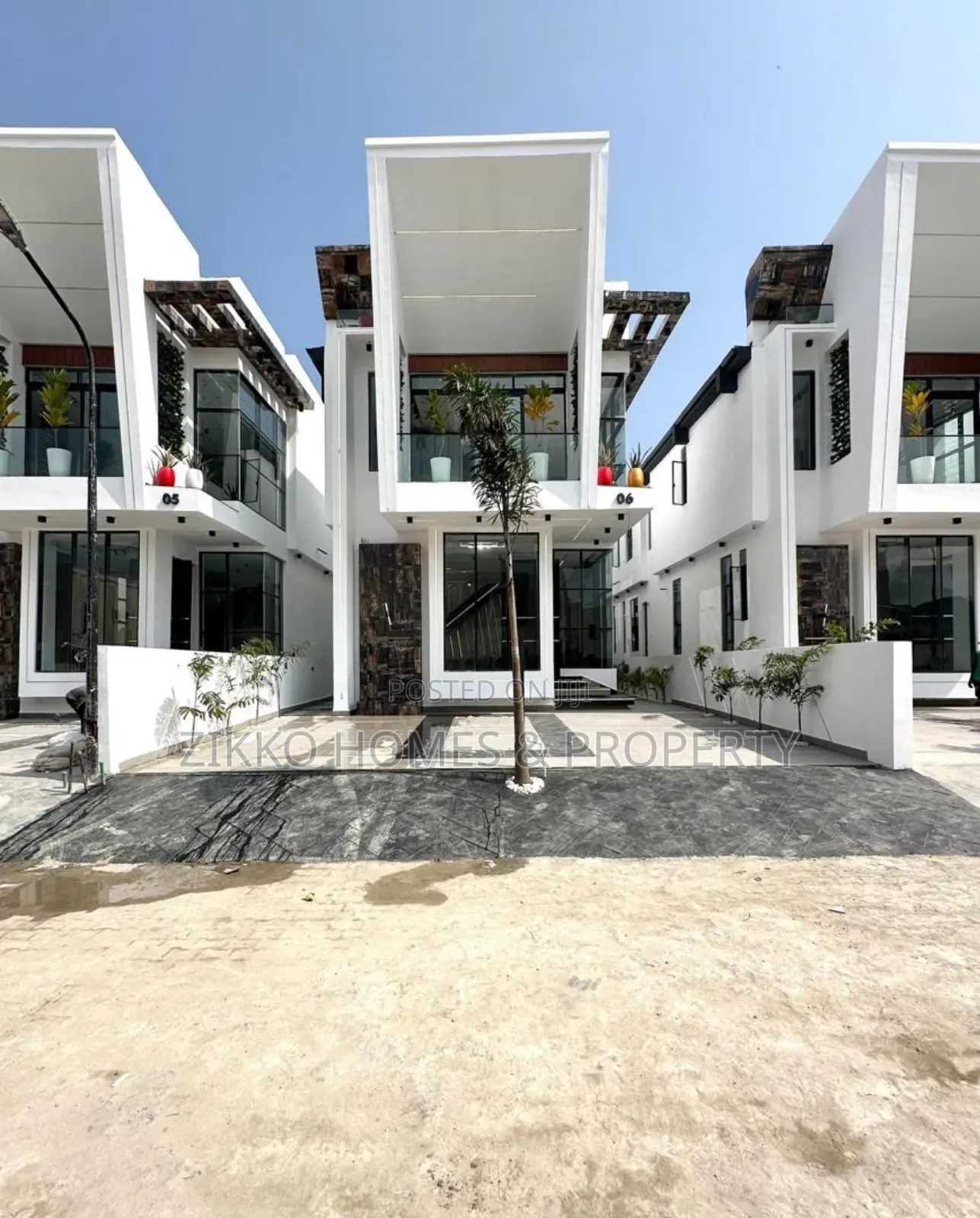 5bdrm Duplex in Chevron Alternative for sale in Chevron