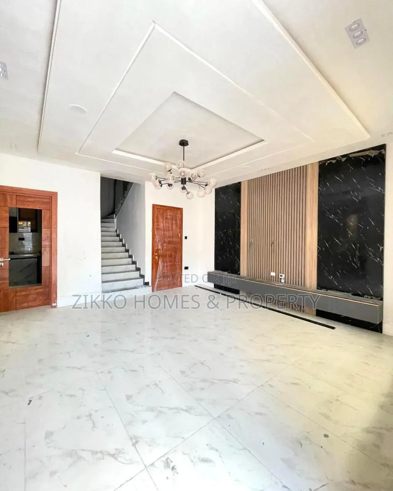 5bdrm Duplex in Lekki Phase 1 for sale in Lekki