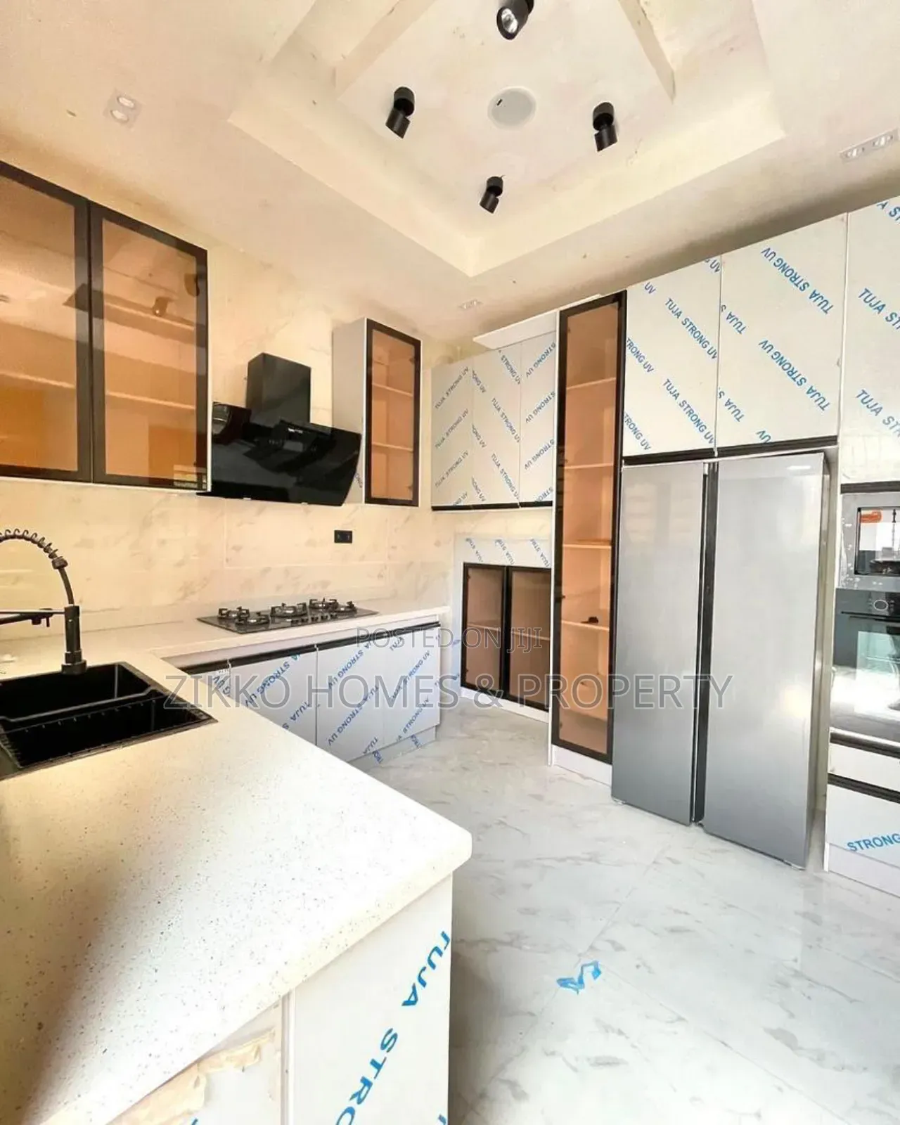 5bdrm Duplex in Lekki Phase 1 for sale in Lekki