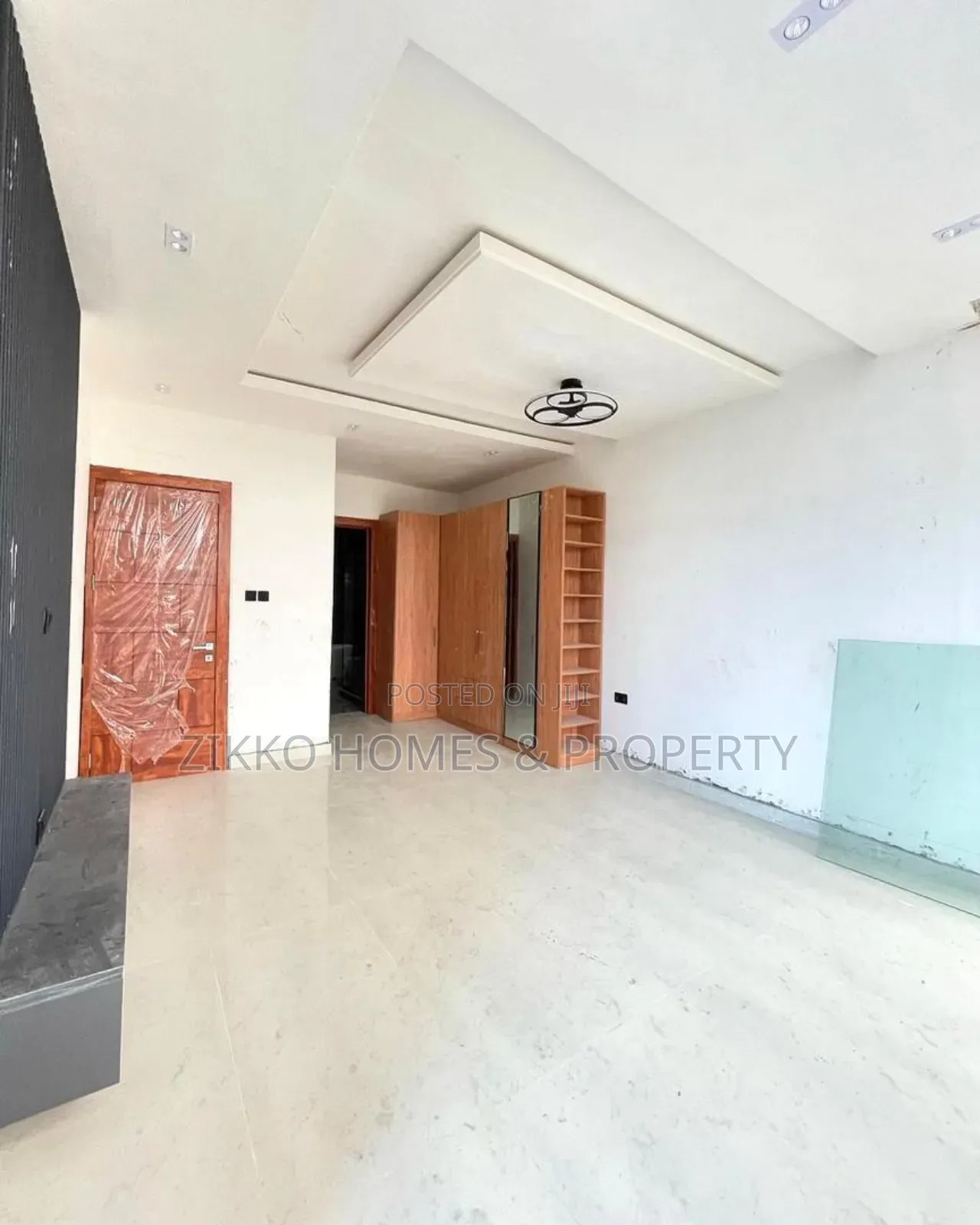 5bdrm Duplex in Lekki Phase 1 for sale in Lekki