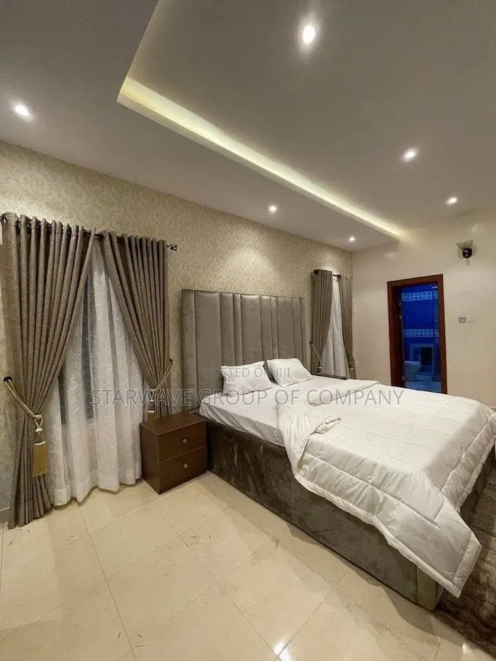 4 Bedroom Self Compound Apartment With Snooker Board in Lekki