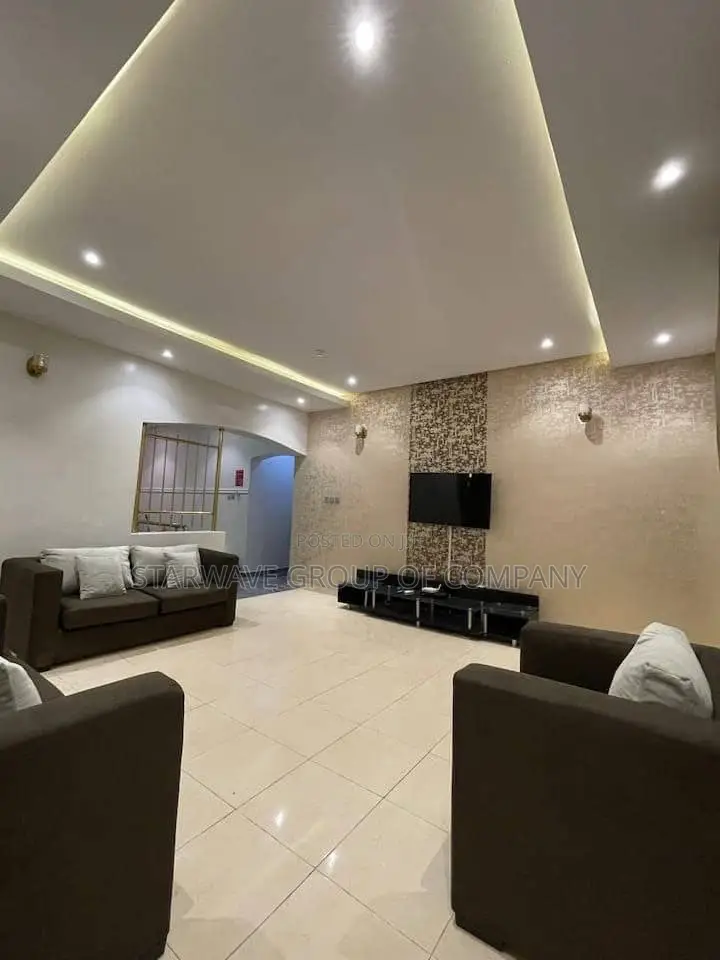 4 Bedroom Self Compound Apartment With Snooker Board in Lekki