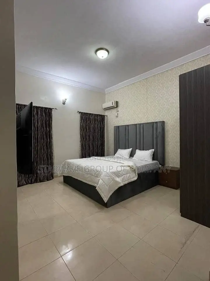 4 Bedroom Self Compound Apartment With Snooker Board in Lekki