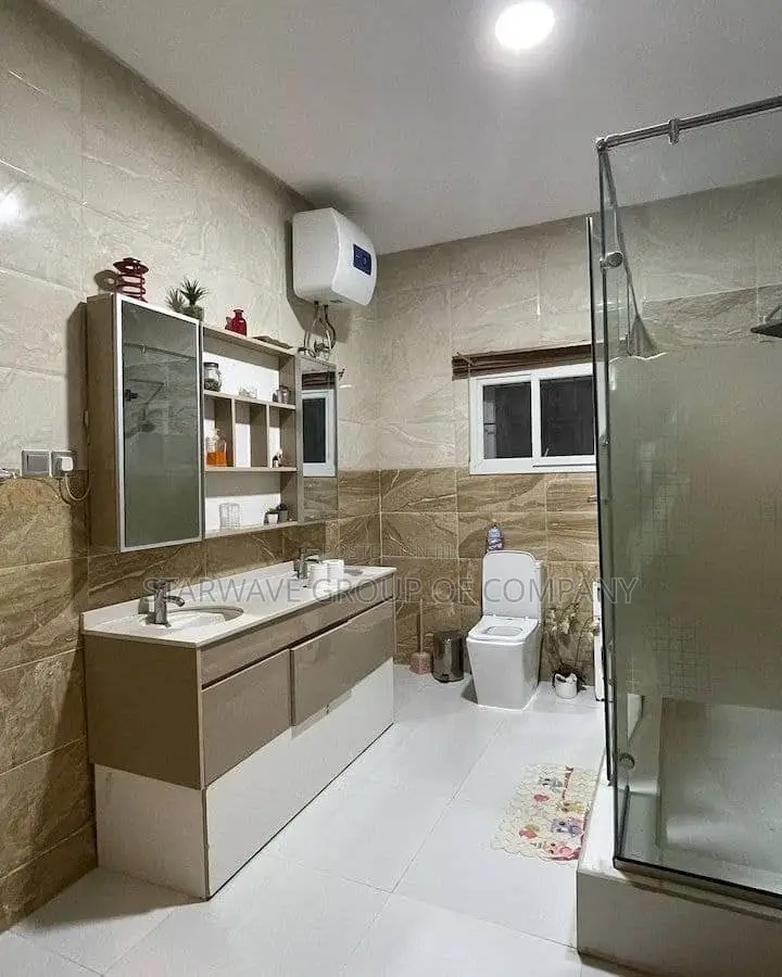 4 Bedroom Self Compound Apartment With Snooker Board in Lekki