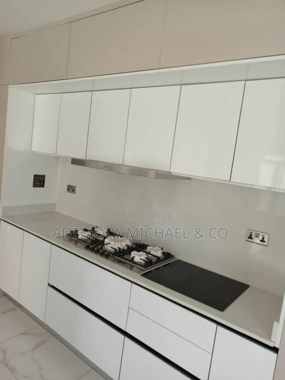 5bdrm Duplex In Guzape District For Sale in Guzape District