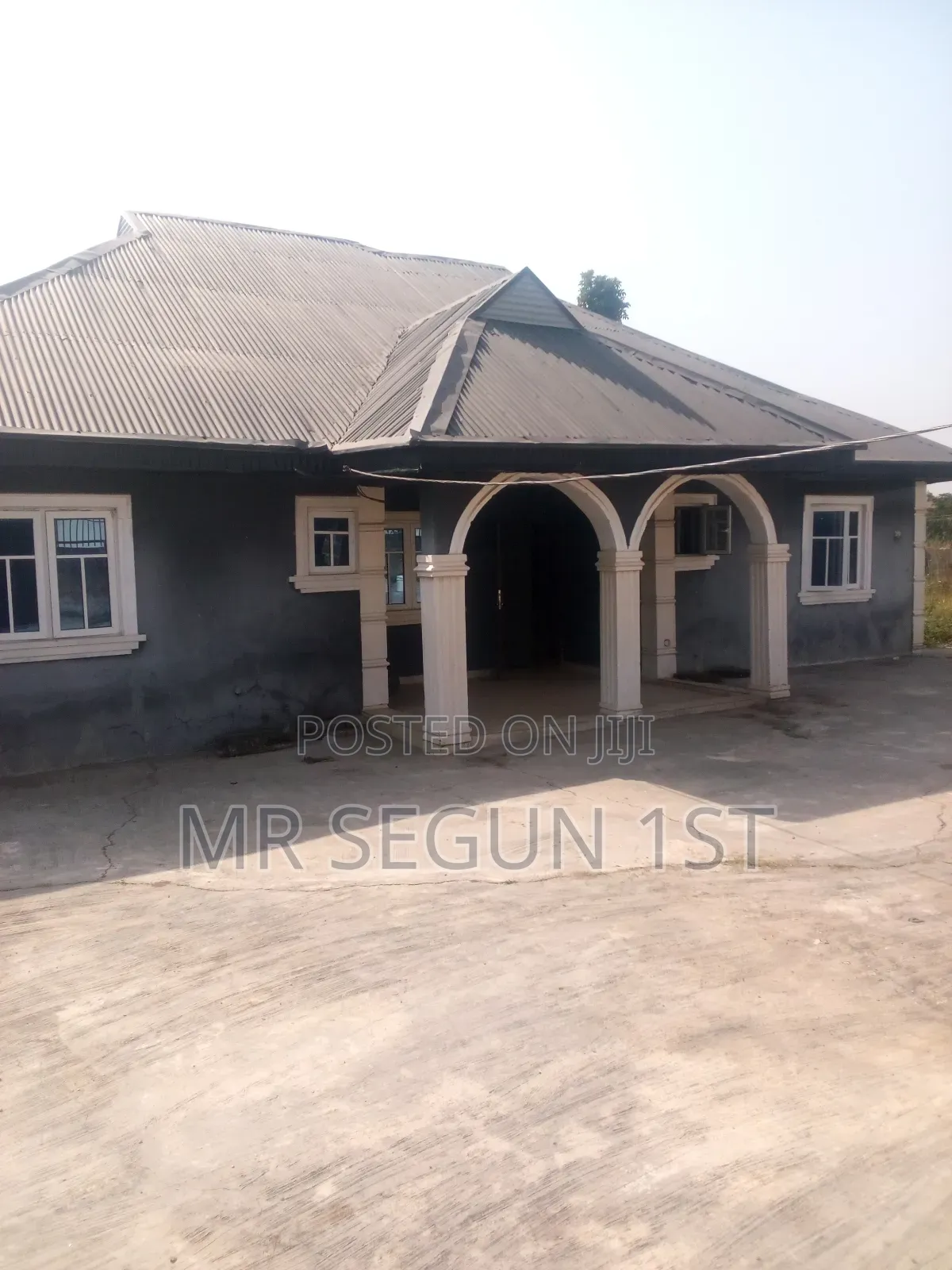 4bdrm Bungalow in Jiboye, Apata for sale in Apata