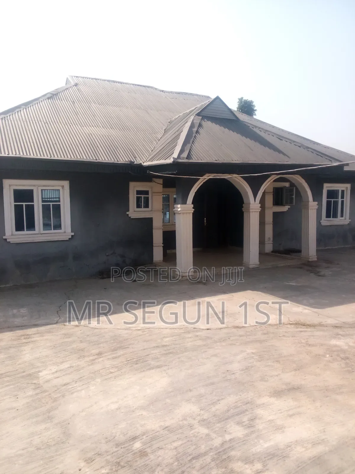 4bdrm Bungalow in Jiboye, Apata for sale in Apata