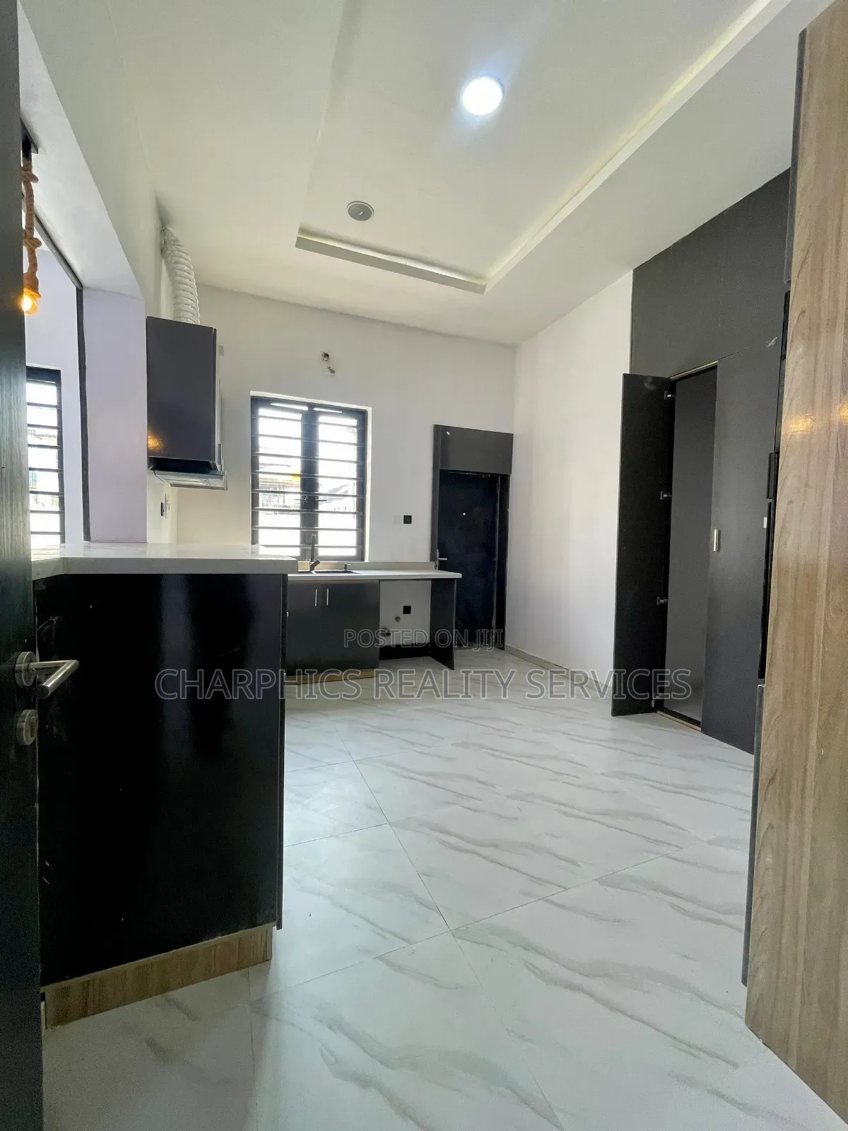 4bdrm Duplex in Ikota for sale in Ikota