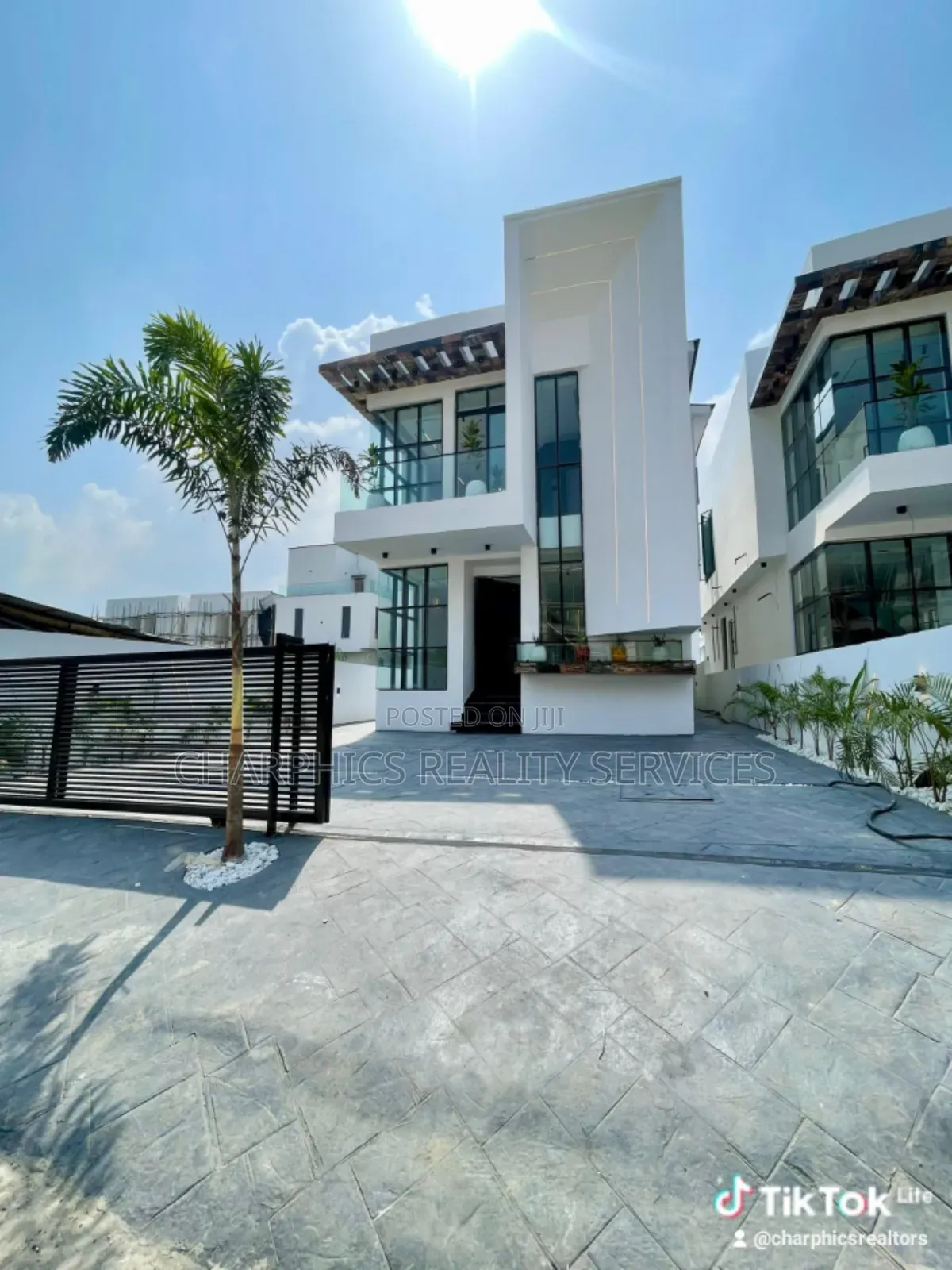 5bdrm Duplex in Lekki for sale in Lekki