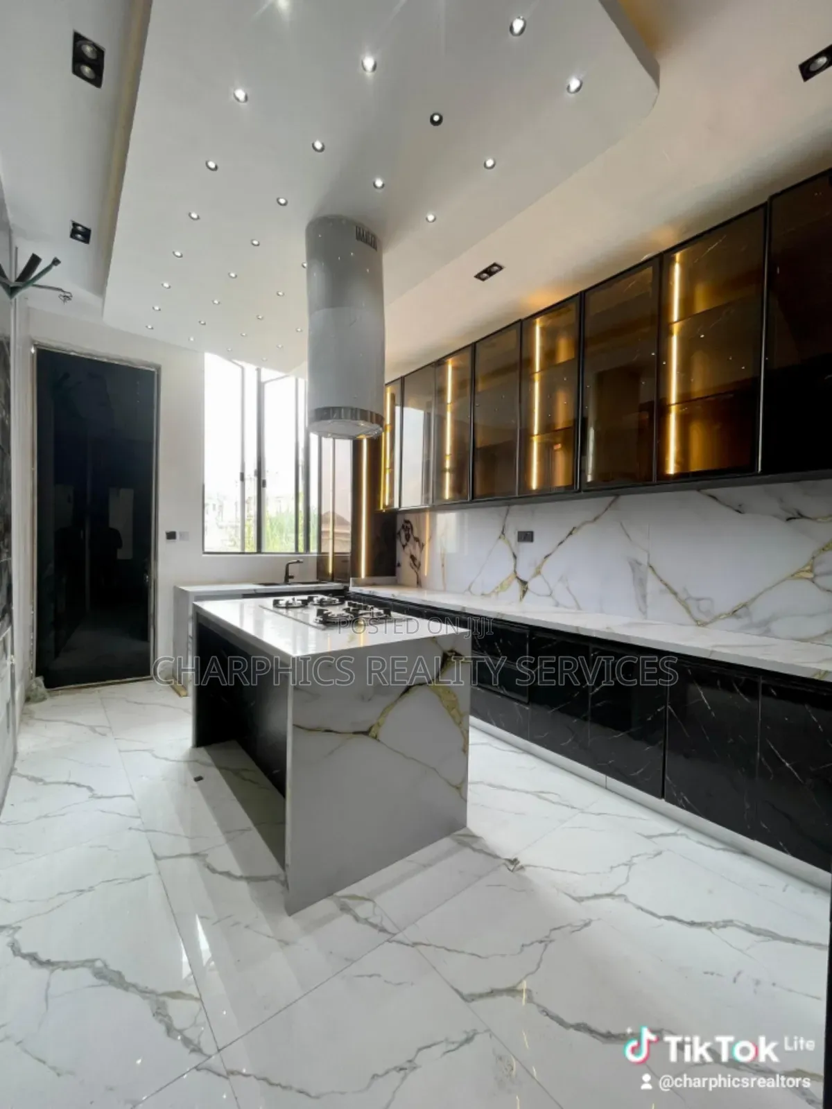 5bdrm Duplex in Lekki for sale in Lekki