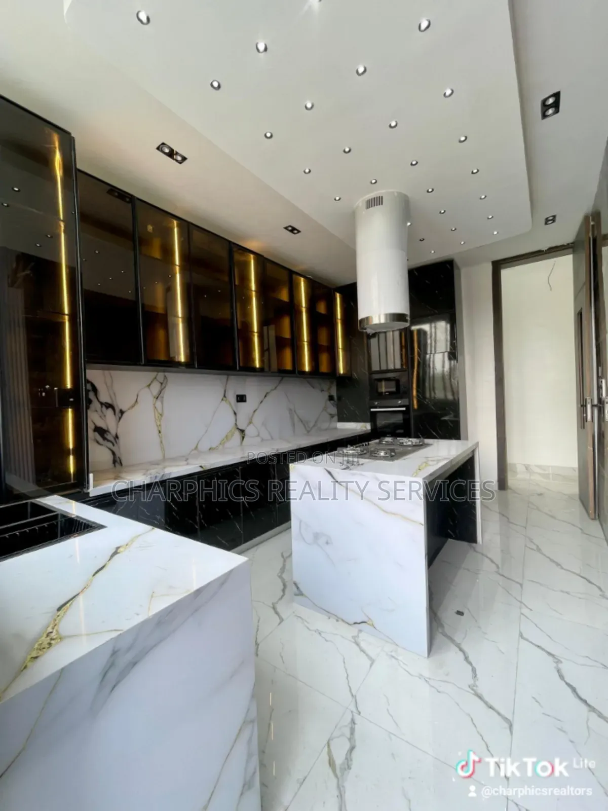 5bdrm Duplex in Lekki for sale in Lekki