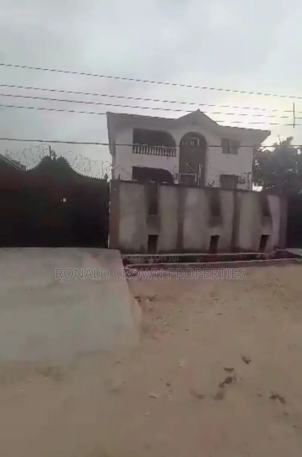 3bdrm Apartment in Oke-Afa for sale in Oke-Afa