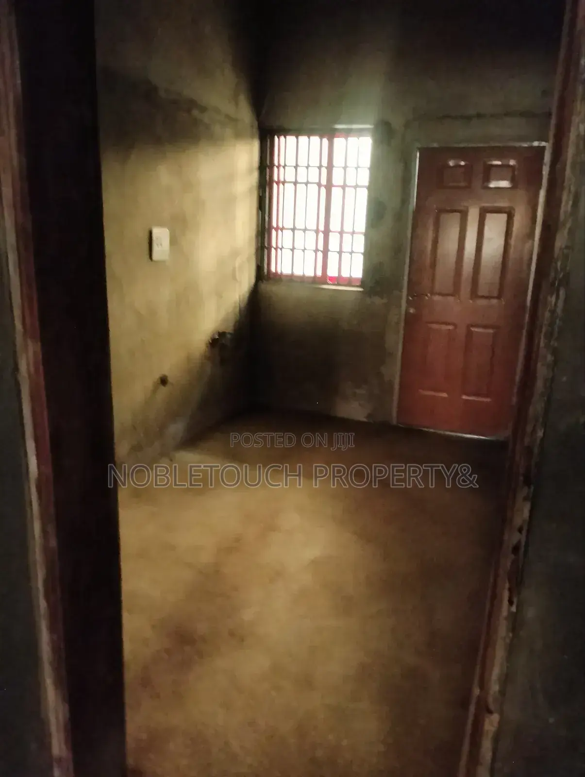 3bdrm Block of Flats in Custom Bus Stop for sale in Abaranje