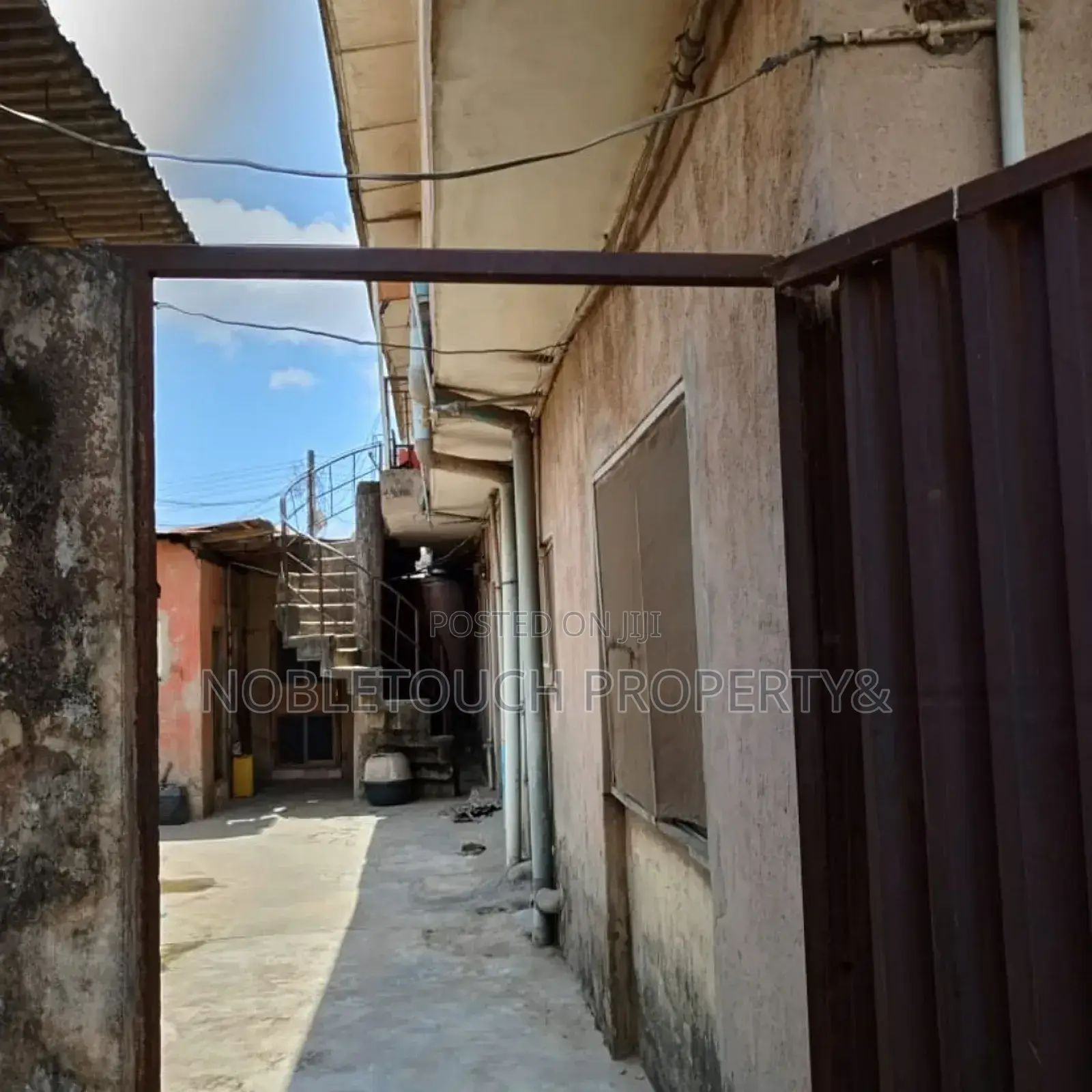 2bdrm Block of Flats in Ayobo Ipaja Road, Baruwa for sale in Baruwa