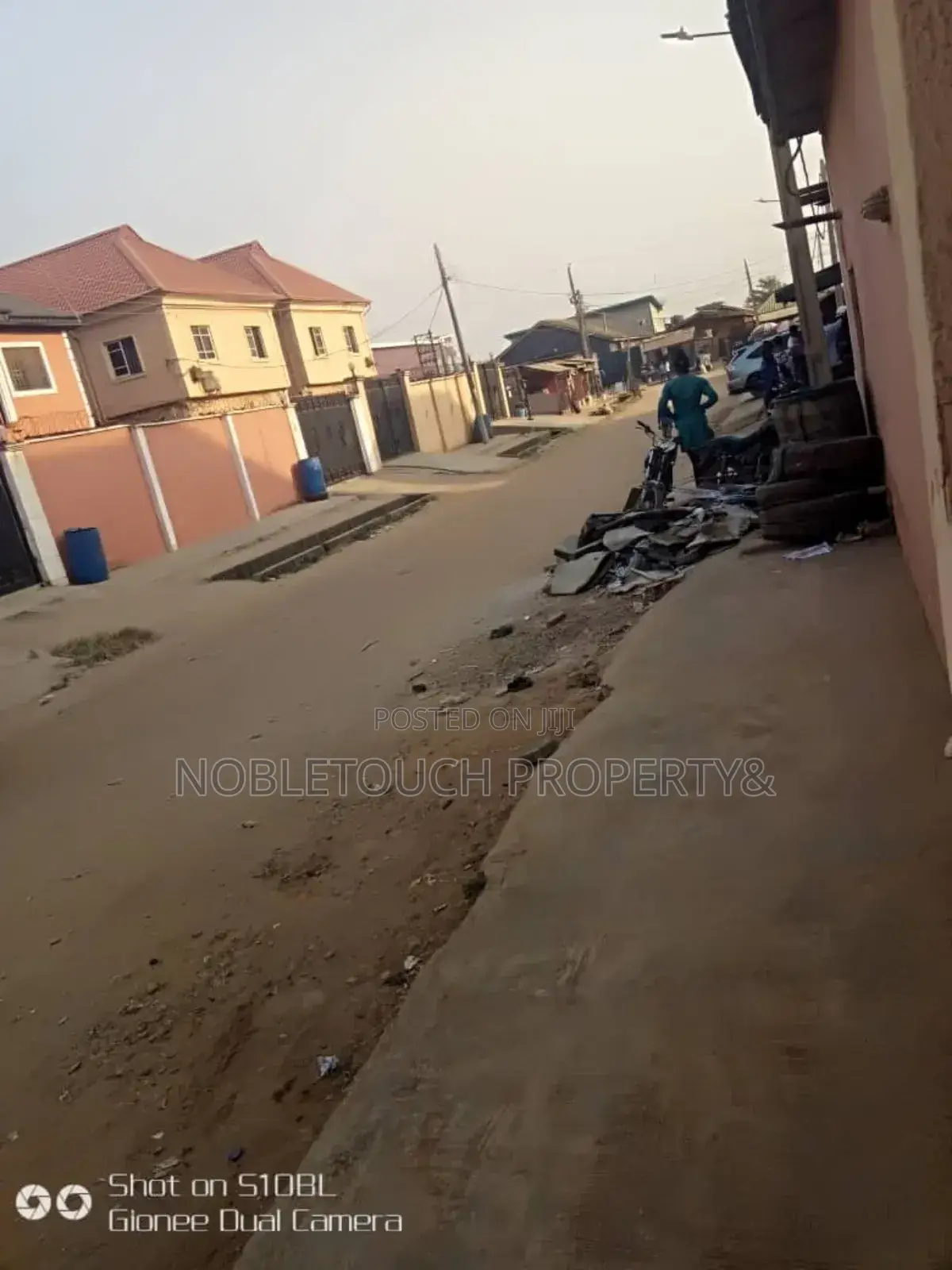 3bdrm Block of Flats in Igando Lagos, Akesan for sale in Akesan