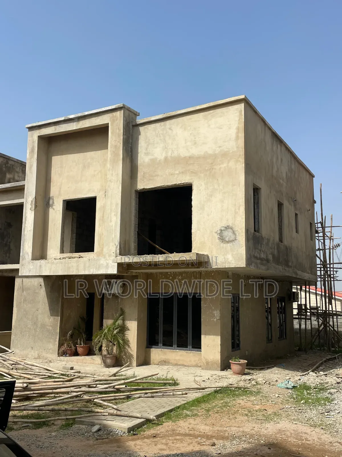 5bdrm Duplex in Life Camp for sale in Life Camp