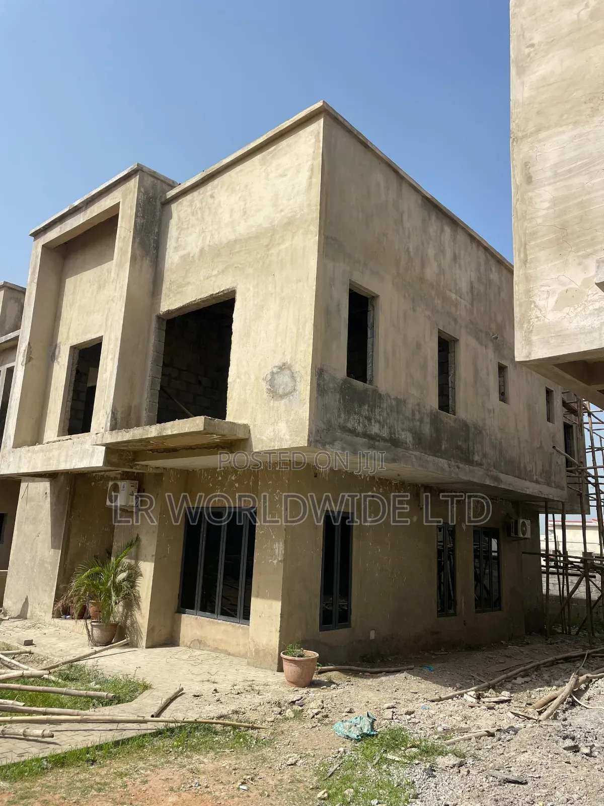 5bdrm Duplex in Life Camp for sale in Life Camp
