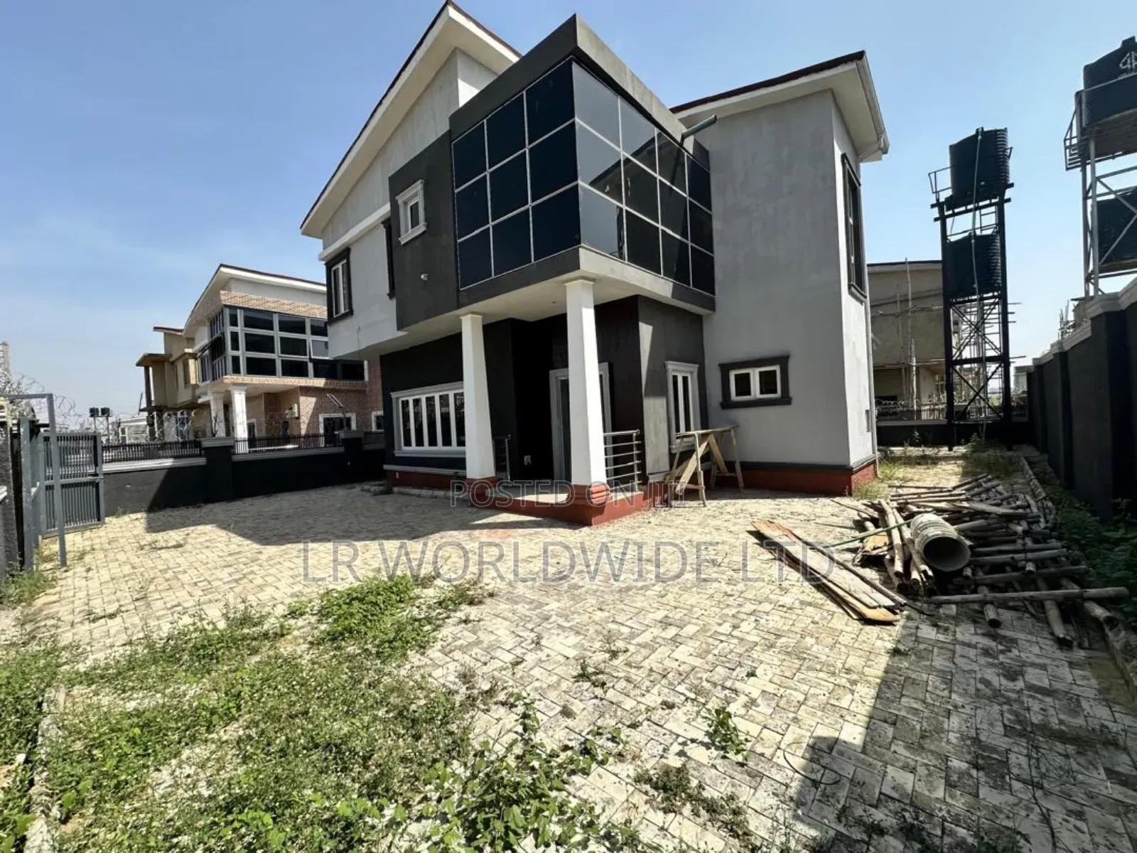 4bdrm Duplex in Lugbe District for sale in Lugbe District