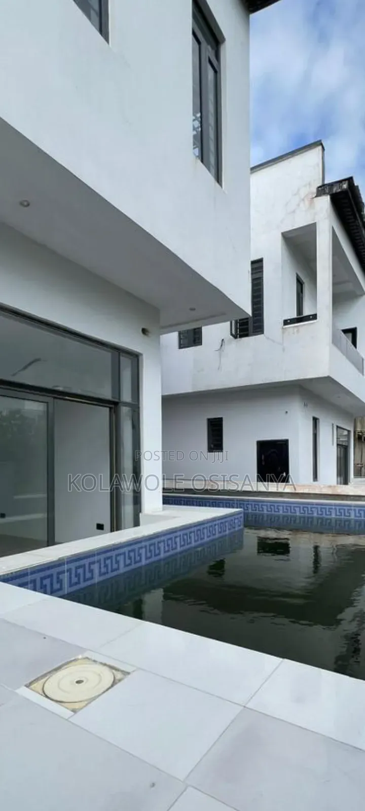 5bdrm Duplex in Ikota for sale in Ikota
