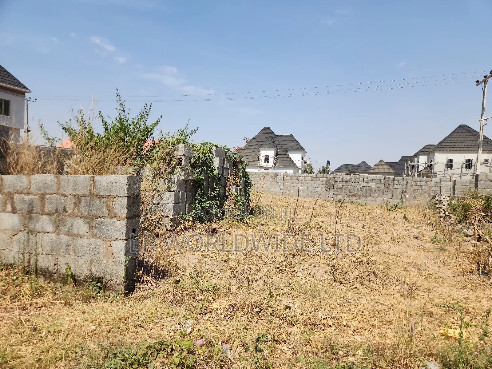 500sqm Land, Corner Piece in a Habitable Estate in Lugbe District