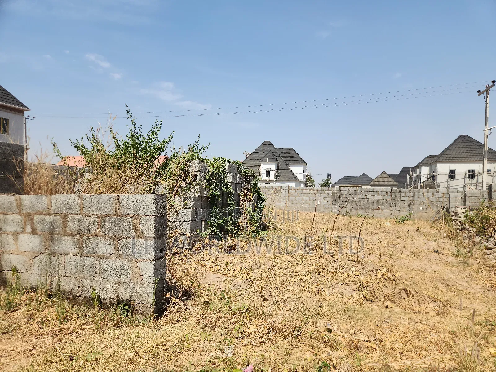 500sqm Land, Corner Piece in a Habitable Estate in Lugbe District